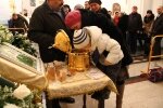 Мощи святой Матроны в Омске: место в очереди у входа предлагали купить за 2 тысячи рублей